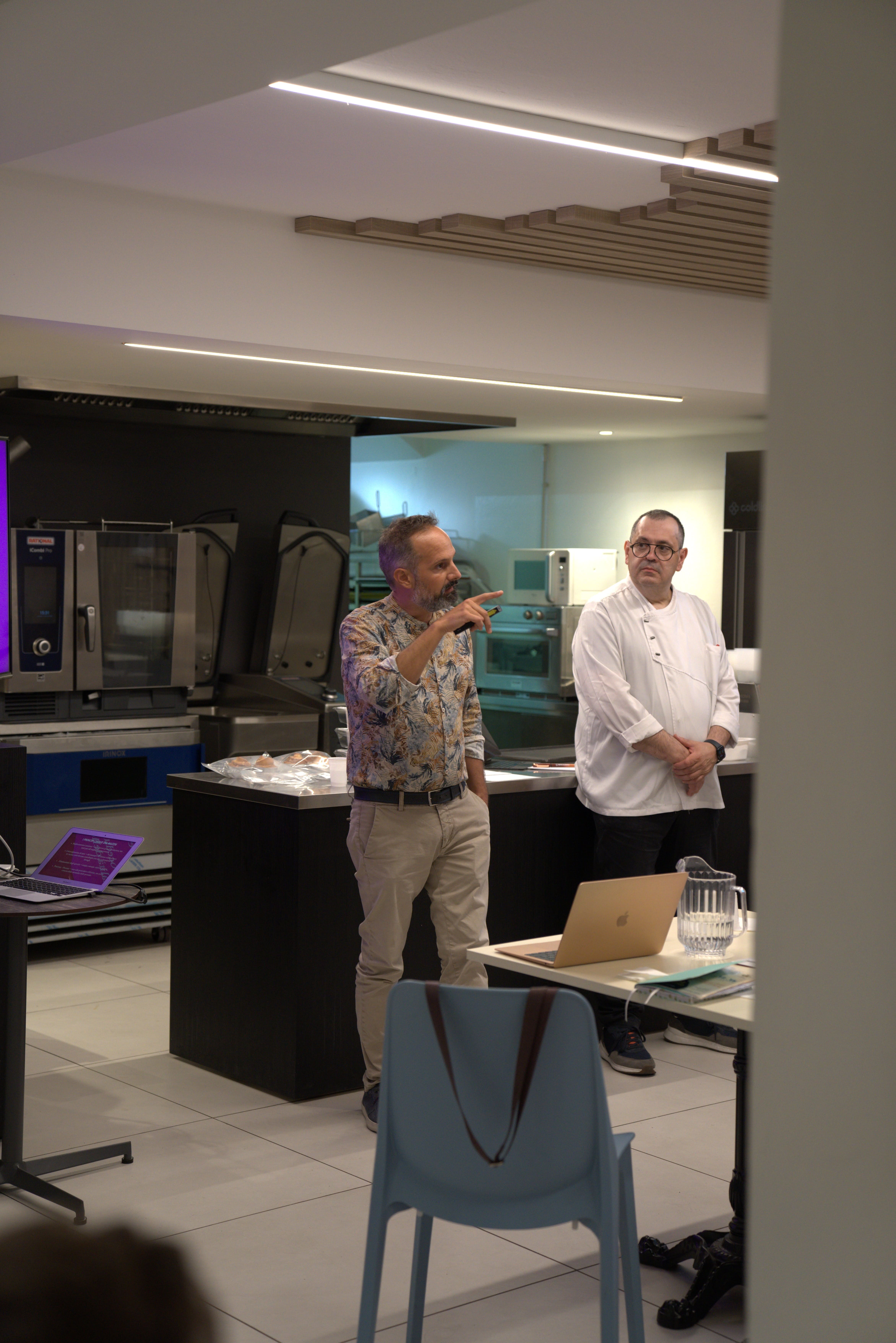 Chef Roberto Folcia in cucina